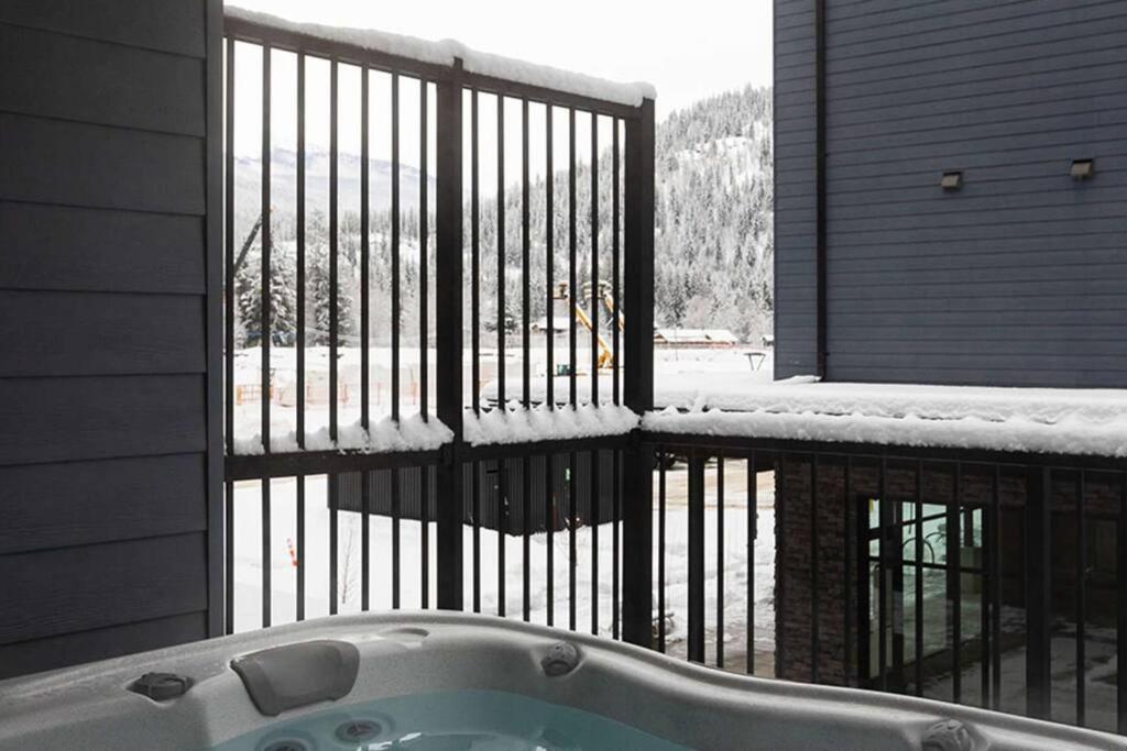 Tally Ho By Revelstoke Vacations Exteriér fotografie
