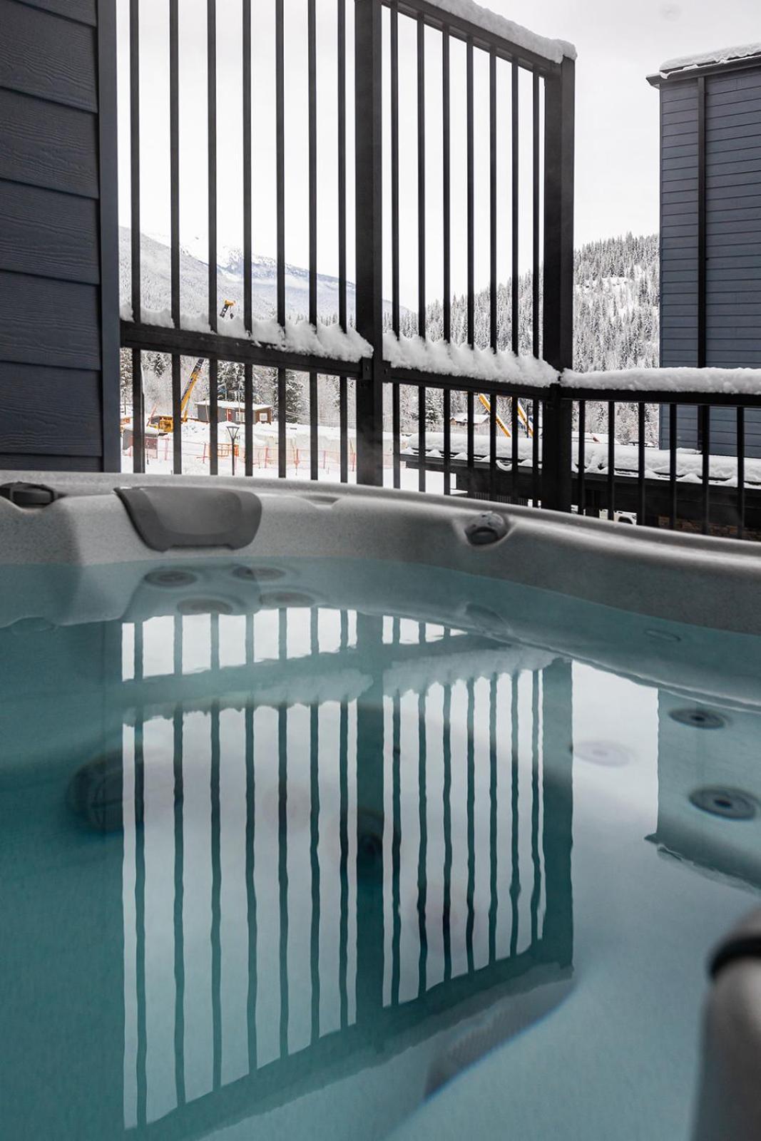 Tally Ho By Revelstoke Vacations Exteriér fotografie