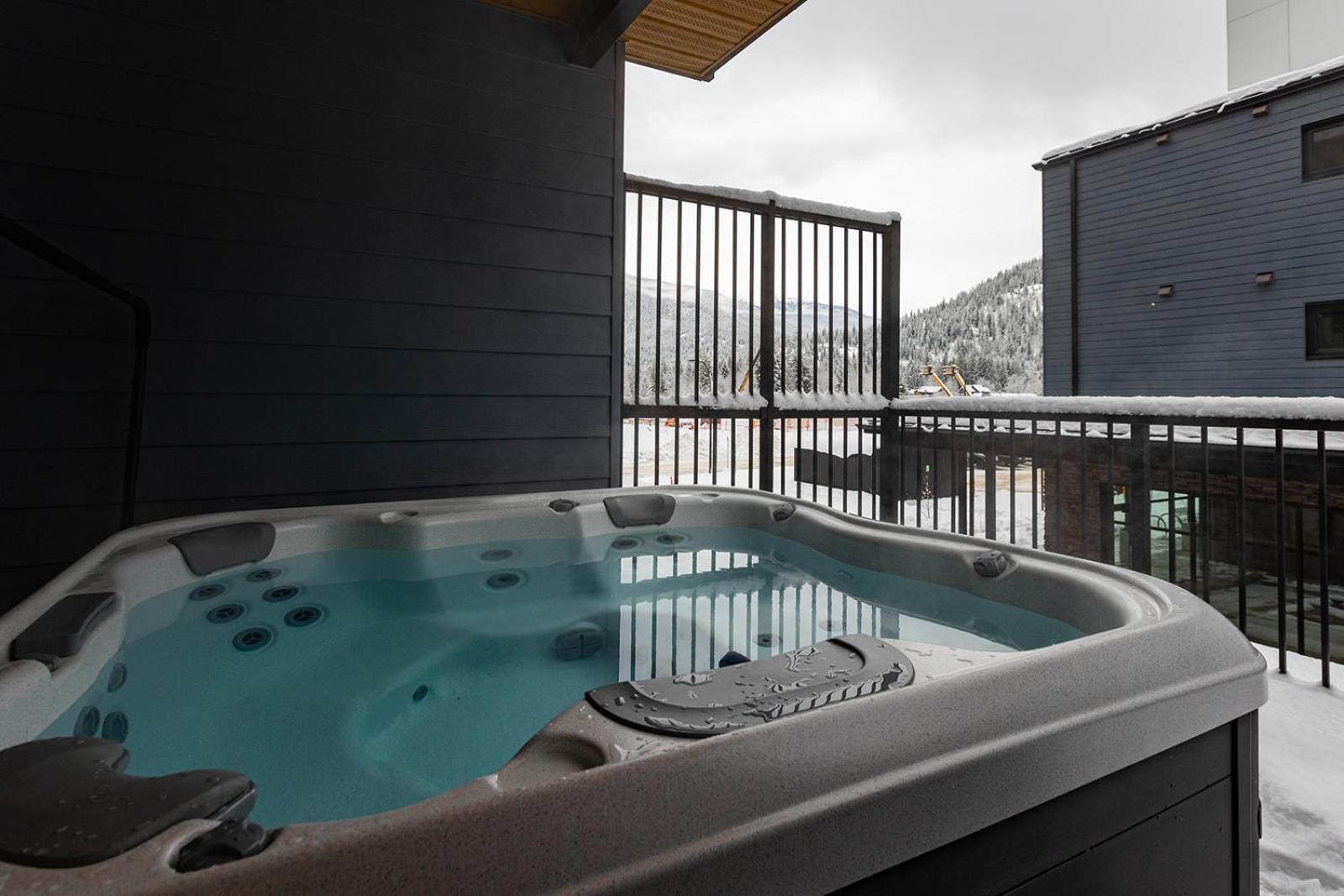 Tally Ho By Revelstoke Vacations Exteriér fotografie